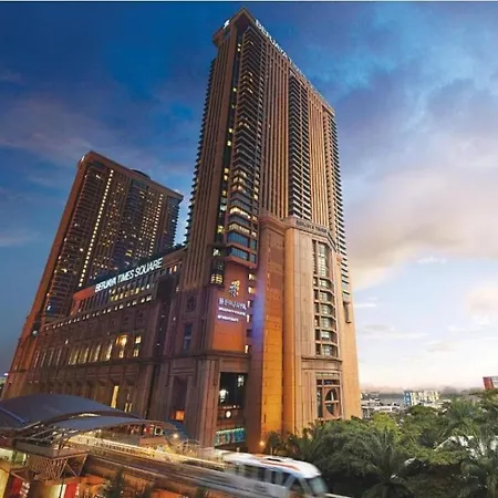 Golden Service Suite At Times Square Kl